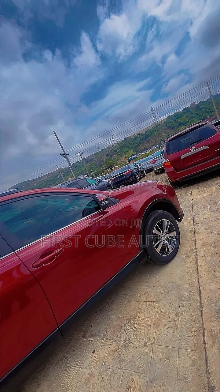 Toyota RAV4 2018 Red
