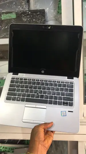 Laptop HP EliteBook 820 G4 8GB Intel Core i5 SSD 256GB