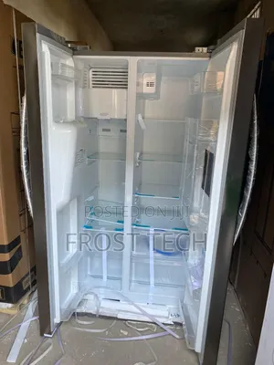 Midea Mdrs678 Side by Side Fridge With Ice Cubes and Water Dispenser.