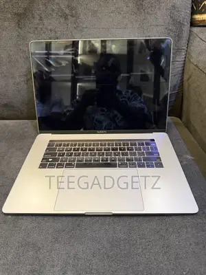 Laptop Apple MacBook Pro 2017 16GB Intel Core i7 SSD 512GB