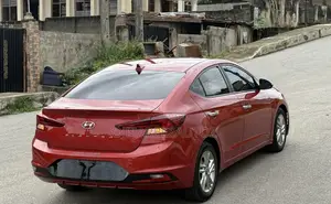 Hyundai Elantra 2019 Red