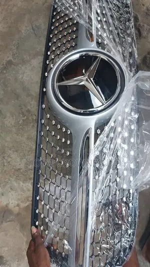 Cla GLK Bonnet Frontgrill