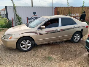 Honda Accord 2005 Gold