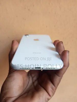 Apple iPhone XR 64 GB White