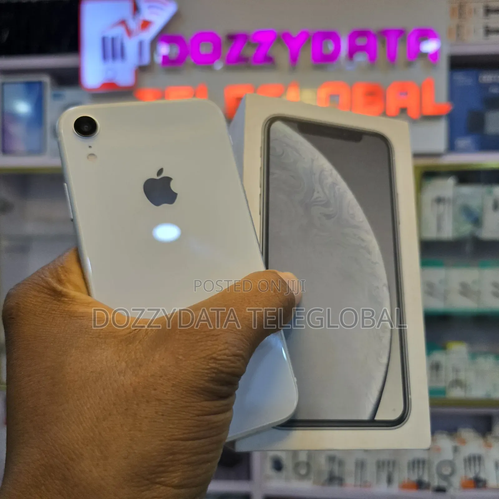 Apple iPhone XR 64 GB White