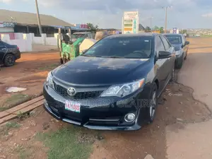 Toyota Camry SE 4dr Sedan (2.5L 4cyl 6A) 2013 Blue