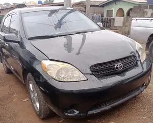 Toyota Matrix Hatchback AWD (1.8L 4cyl 4A) 2005 Black