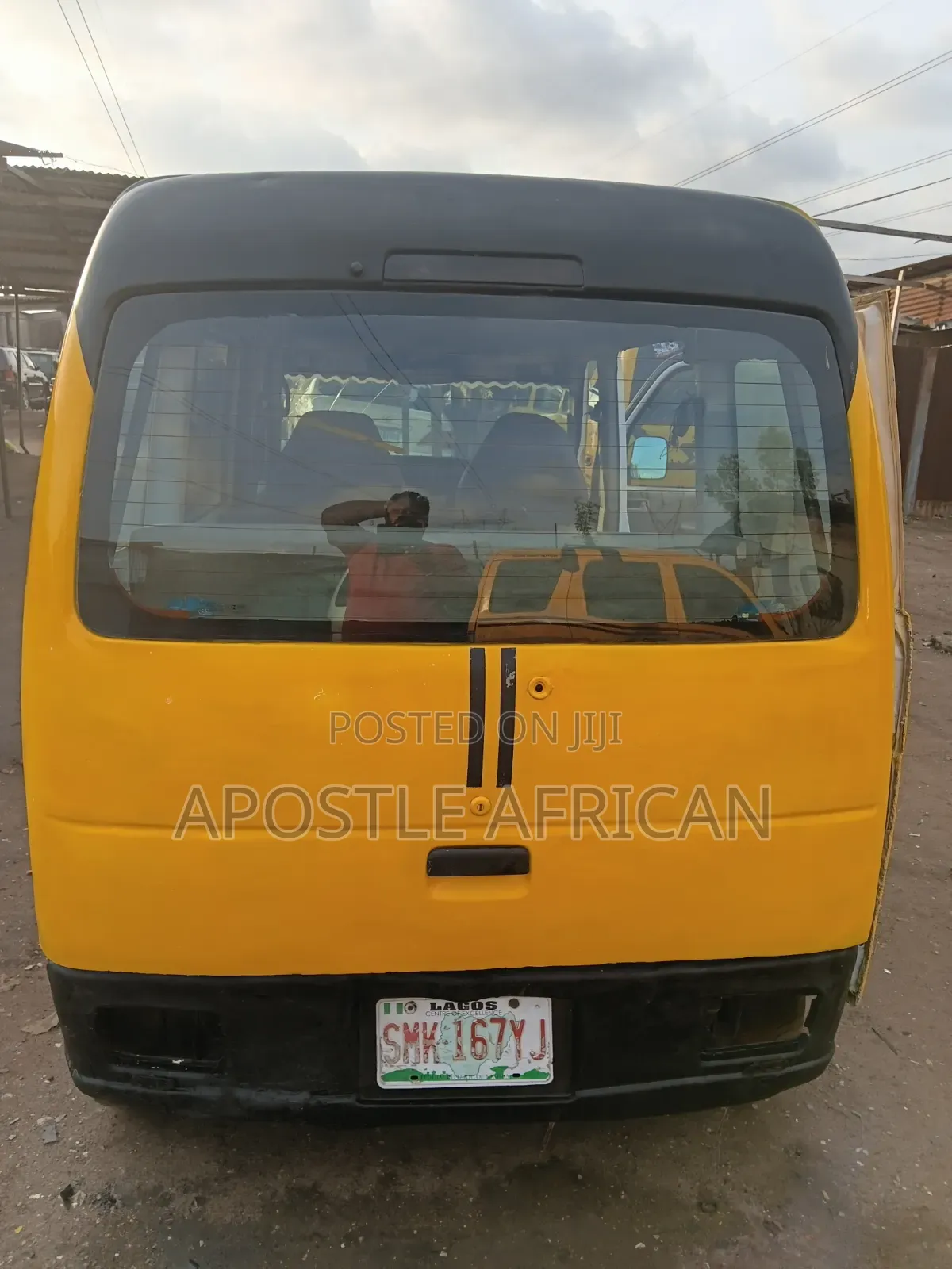 Isuzu Executive Bus 2005 Yellow