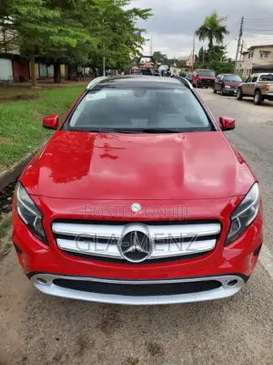 Mercedes-Benz GLA 250 2015 Red
