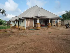 Furnished 5bdrm Mansion in Akure for sale