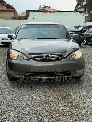 Toyota Camry LE 4dr Sedan (2.4L 4cyl 5A) 2005 Green