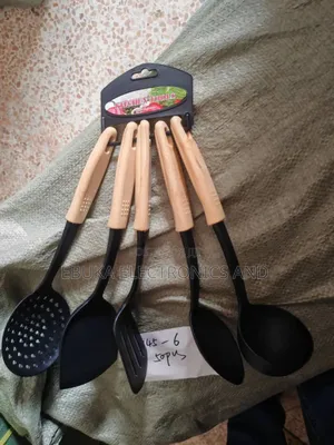 Thick Silicone Cooking Spoon Set With Wooden HandleIs Available Now