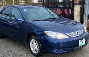 Toyota Camry LE V6 4dr Sedan (3.0L 6cyl 5A) 2005 Blue