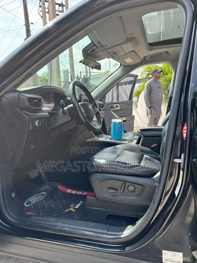 Ford Explorer 2021 Black