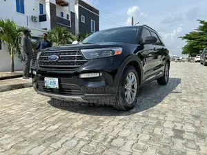 Ford Explorer 2021 Black