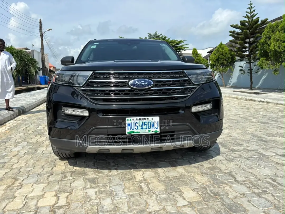 Ford Explorer 2021 Black