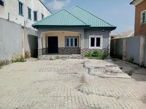 3bdrm Bungalow in Awoyaya Uba Pharmacy for rent