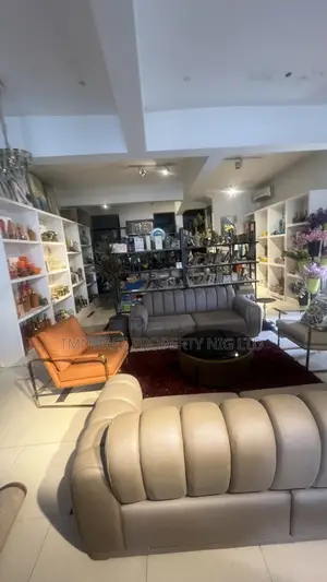 Showroom Space for Rent