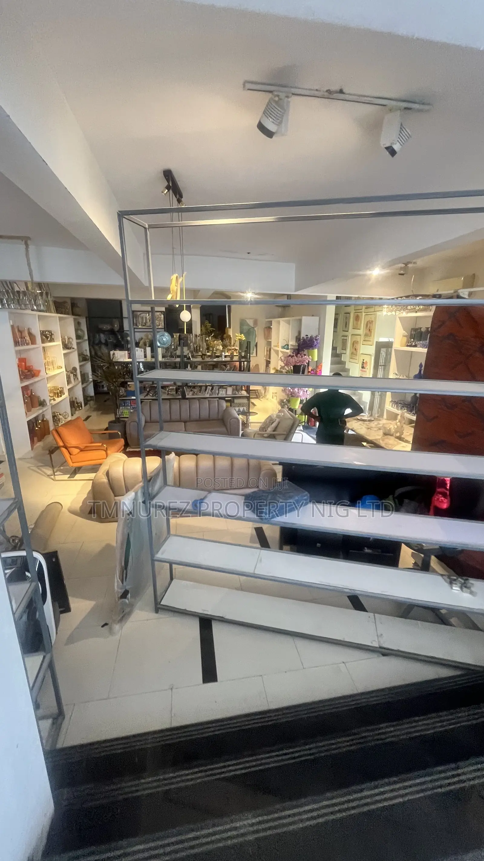 Showroom Space for Rent