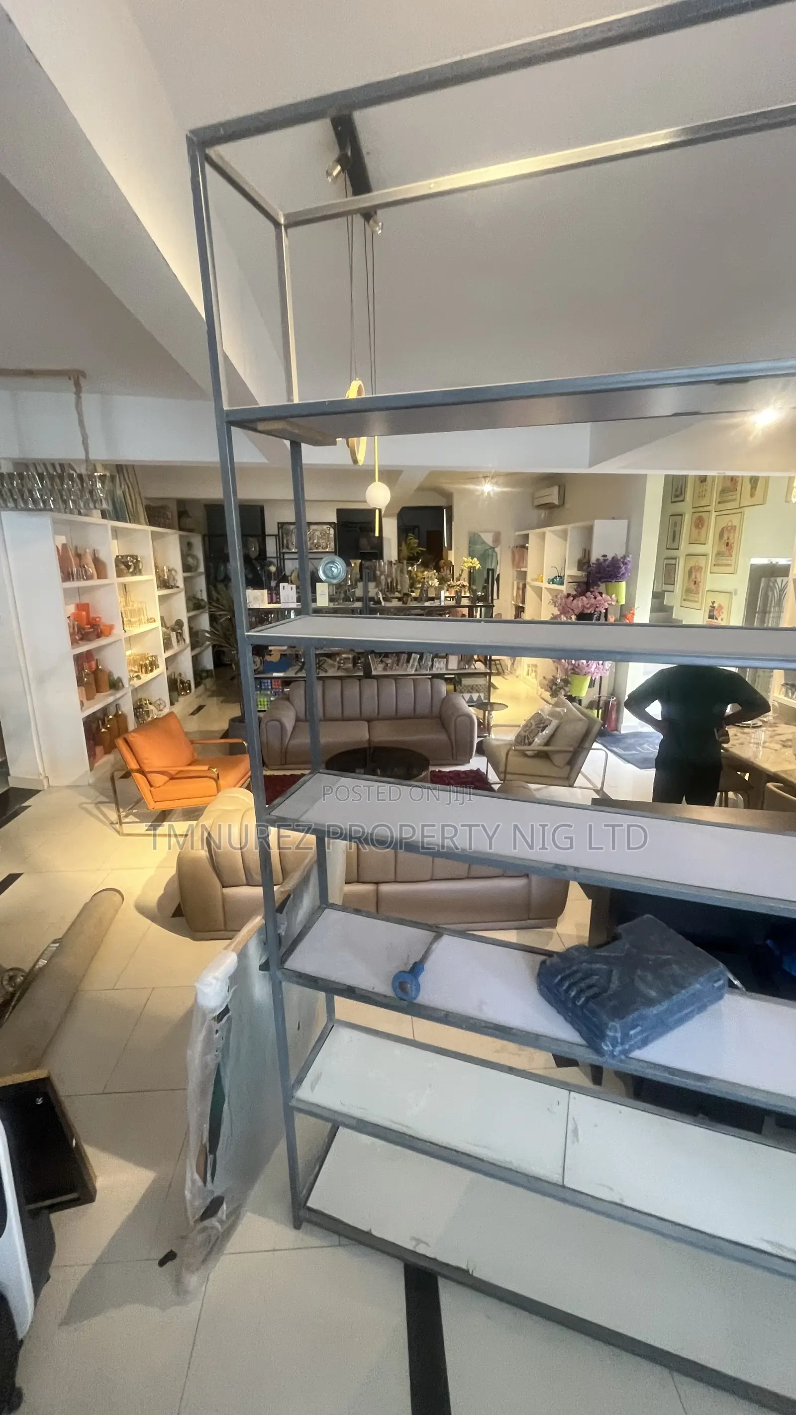 Showroom Space for Rent