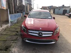 Mercedes-Benz GLA 250 2016 Red