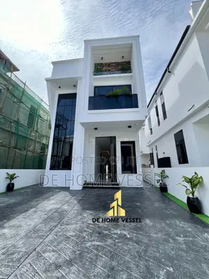 5bdrm Duplex in Chevron for sale