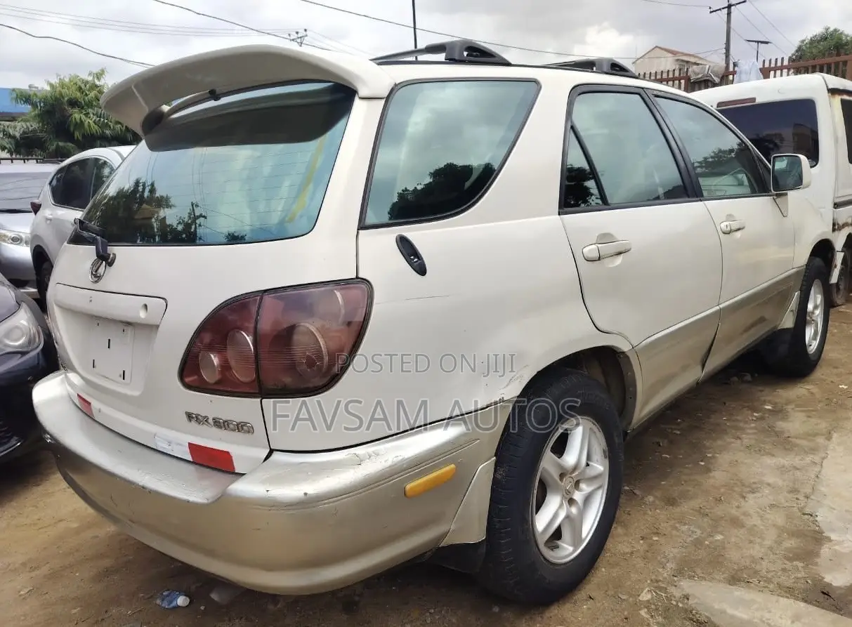 Lexus RX 300 2001 White