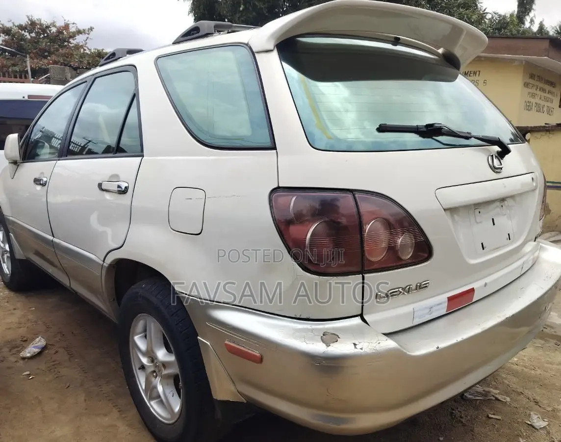 Lexus RX 300 2001 White