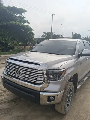 Toyota Tundra 2014 Silver