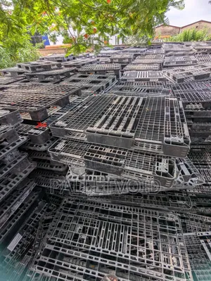 A World of Plastic Pallets