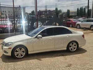 Mercedes-Benz C300 Sport 4Matic Sedan AWD (3.0L 6cyl 7A) 2012 White