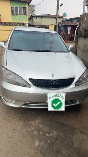Toyota Camry LE 4dr Sedan (2.4L 4cyl 4A) 2004 Silver