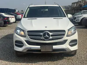 Mercedes-Benz GLE-Class GLE 550 4MATIC 2017 White