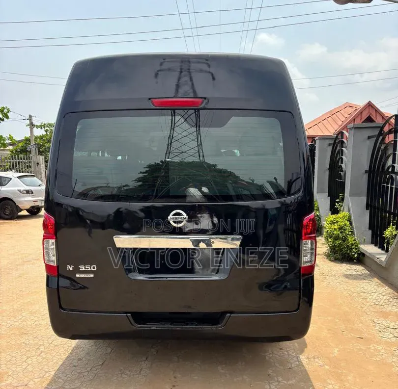 Nissan Caravan (Urvan) 2017 Black