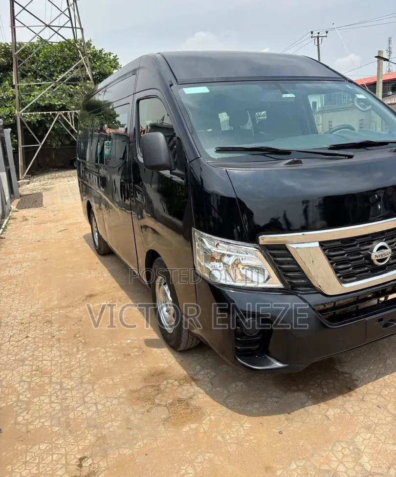 Nissan Caravan (Urvan) 2017 Black
