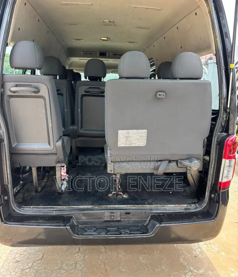 Nissan Caravan (Urvan) 2017 Black