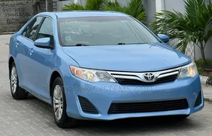 Toyota Camry LE 4dr Sedan (2.5L 4cyl 6A) 2013 Blue
