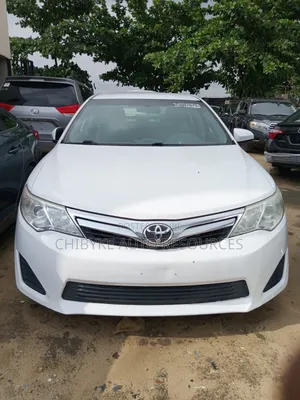 Toyota Camry LE 4dr Sedan (2.5L 4cyl 6A) 2014 White