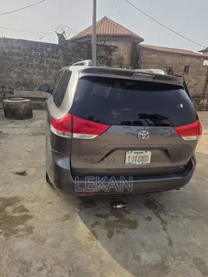 Toyota Sienna 2014 Gray
