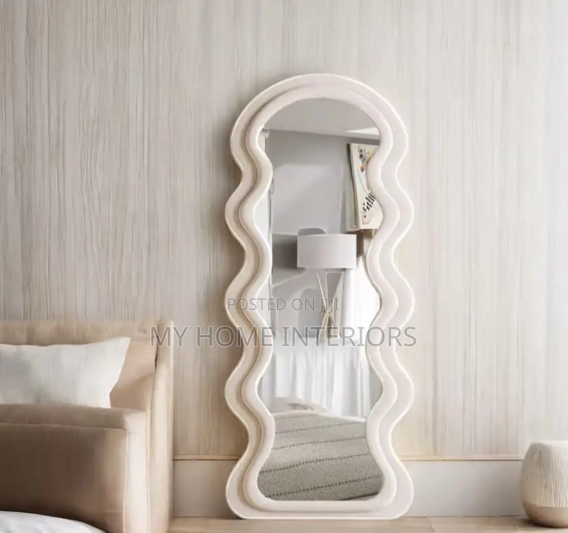 Wavy Mirror