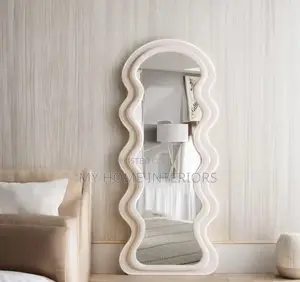 Wavy Mirror