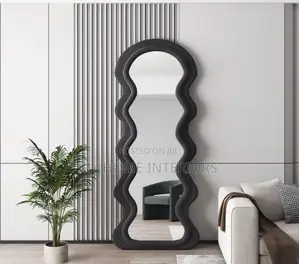 Wavy Mirror
