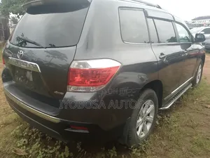 Toyota Highlander 2013 Pearl