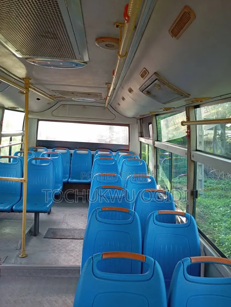 Bus 2020 Orange