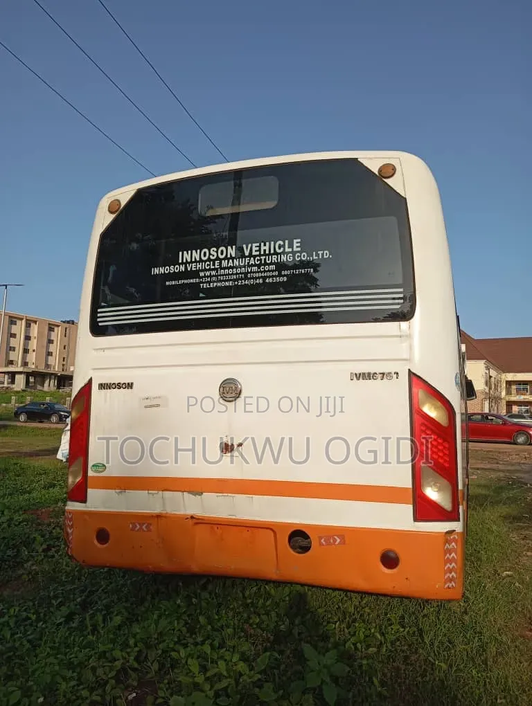 Bus 2020 Orange