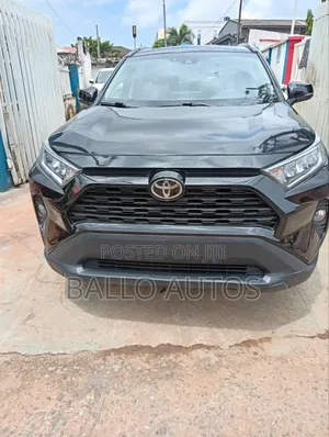 Toyota RAV4 XLE 4dr SUV AWD (2.5L 4cyl 6A) 2018 Black