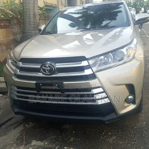 Toyota Highlander 2018 Gold