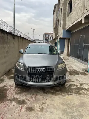 Audi Q7 2010 Gray