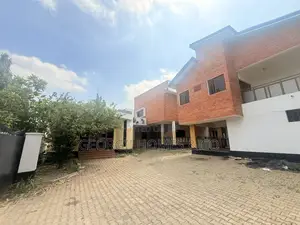 5bdrm Duplex in Maitama for sale