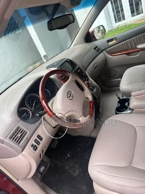 Toyota Sienna 2005 Red